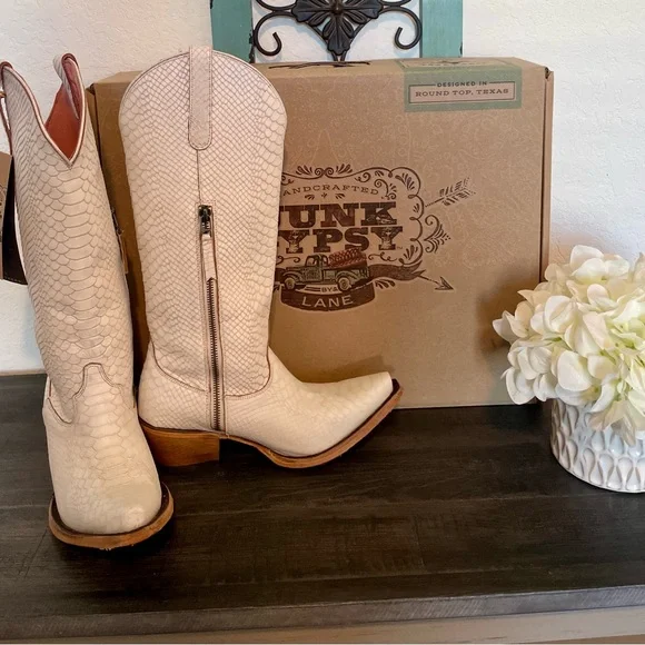 NWT Junk Gypsy by Lane White Boots - Picture 3 of 13